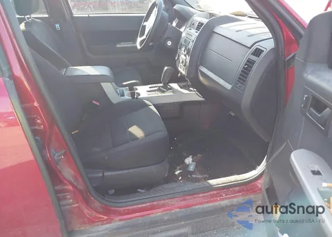 2010 Ford Escape Xlt z USA, uszkodzony, nr VIN 1FMCU9DG5AKA41741